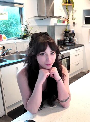 Layna Lazar