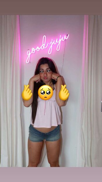 Mikayla Campinos