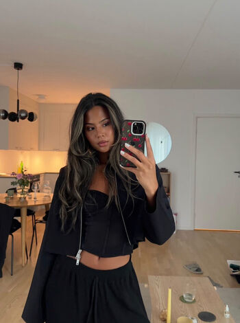 Nathalie Lok