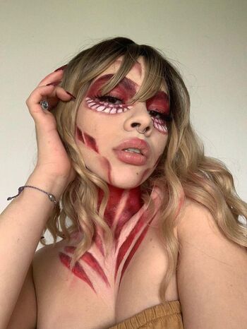 Sabrina_Bloom_