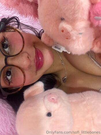sofi_littlebones