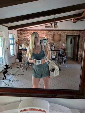 the_country_hotwife