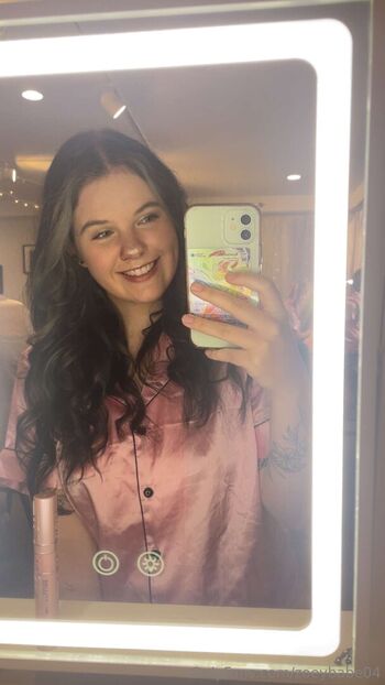 zoeybabe04
